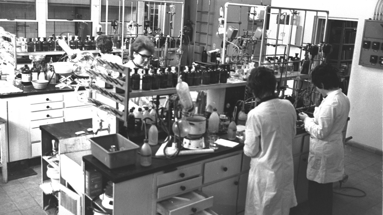 Interior of a pharmaceutical research laboratory with benches and equipment