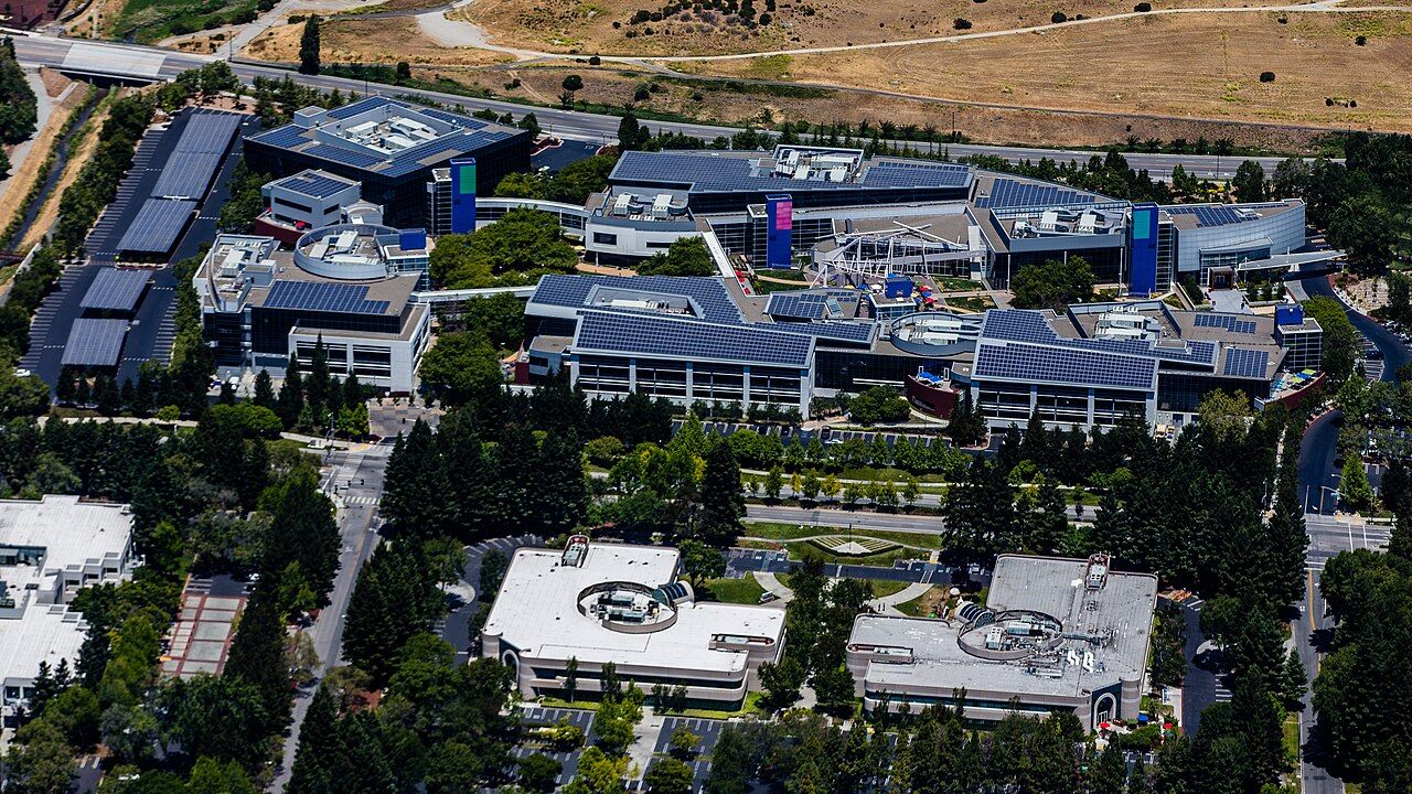 Aerial view of Googleplex, Mountain View, photographed May 25, 2013; historical campus context