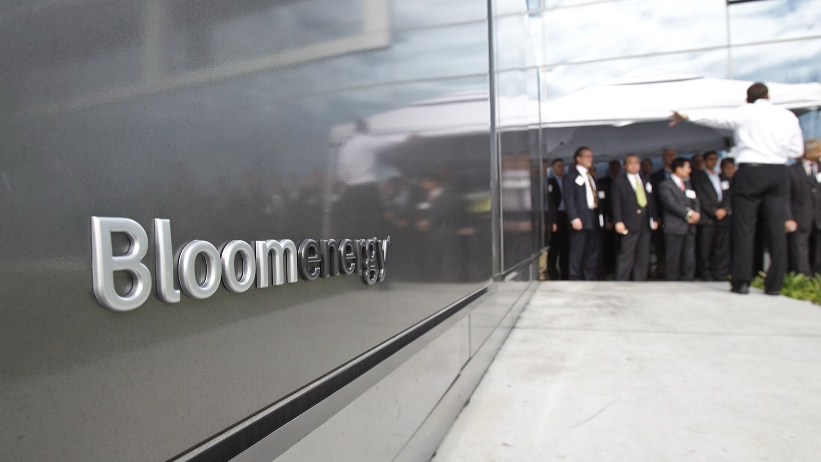 Bloom Energy fuel-cell servers at eBay headquarters, with visitors in the background